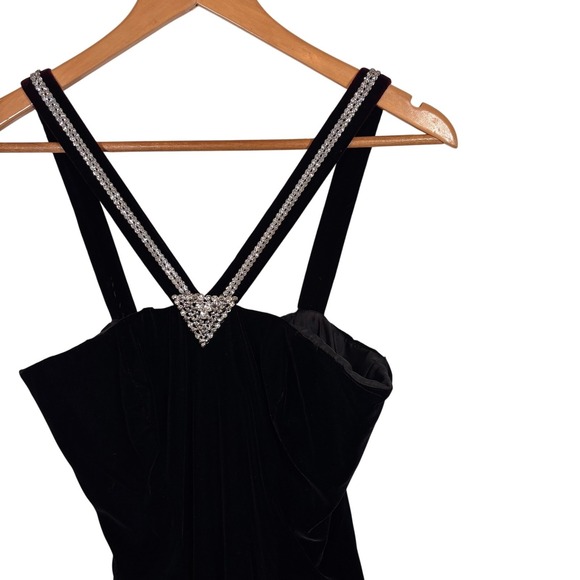 Barbara Taylor Vintage Black Velvet Crystal Encrusted Gown 6 - Picture 3 of 7